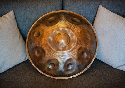 Handpan profesional personalizado con diseño grabado maya en Madrid
